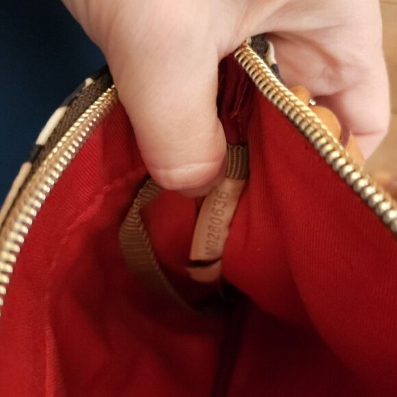 Dooney and Bourke triple zip crossbody bag - Picture 4 of 12